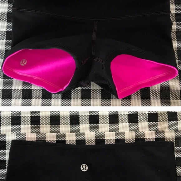 Size 2 reversible Lululemon - Picture 3 of 5